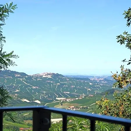 Alojamento de Acomodação e Pequeno-almoço La Basiglia Monforte dʼAlba